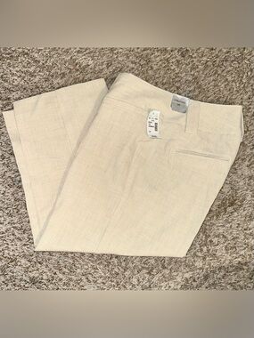 Maurices Beige Capri Pants NWT